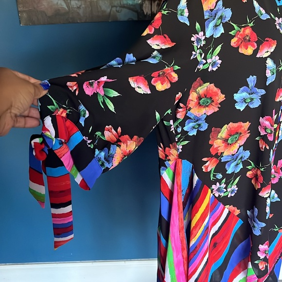 Slim Factor Colorful Floral Mixed Print Blouse - Picture 6 of 8